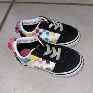 2 pairs of Vans